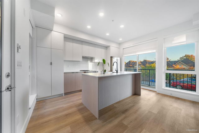 112 - 1306 Laval Square
