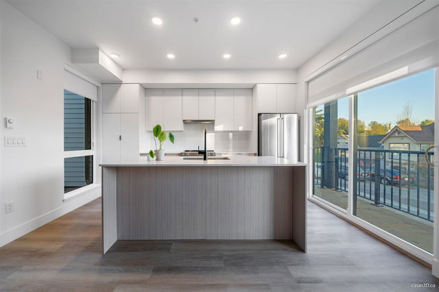 112 - 1306 Laval Square