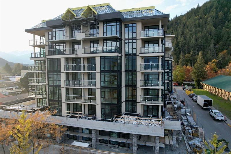 206 - 120 Esplanade Avenue, Harrison Hot Springs, V0M 1K0 | Image 2
