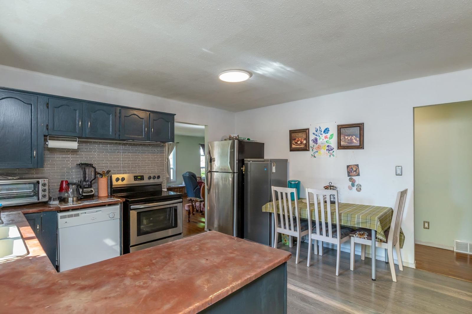 Listing Image 13