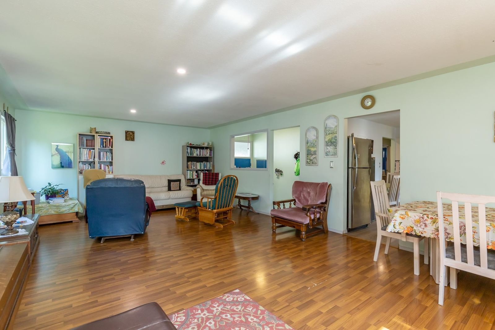 Listing Image 8