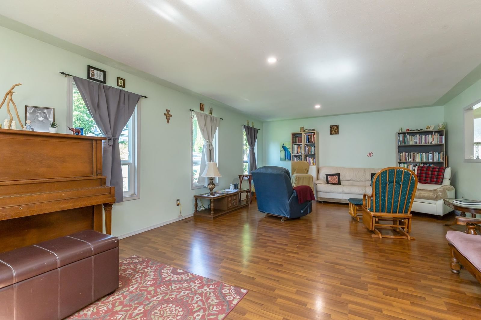 Listing Image 9