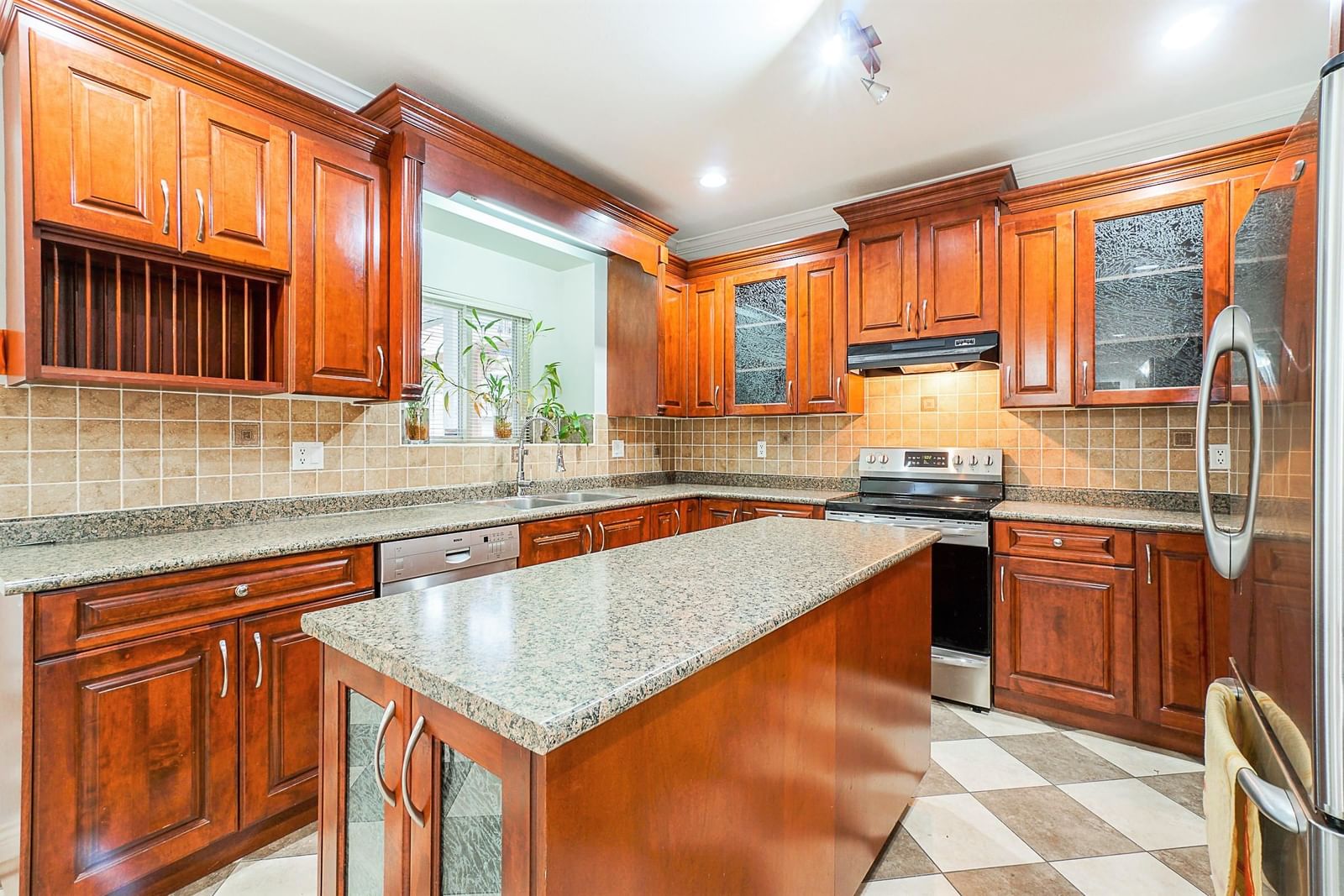 Listing Image 10