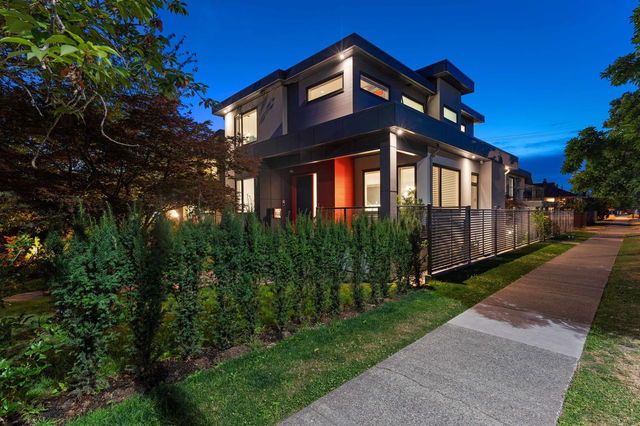 7 28th Avenue