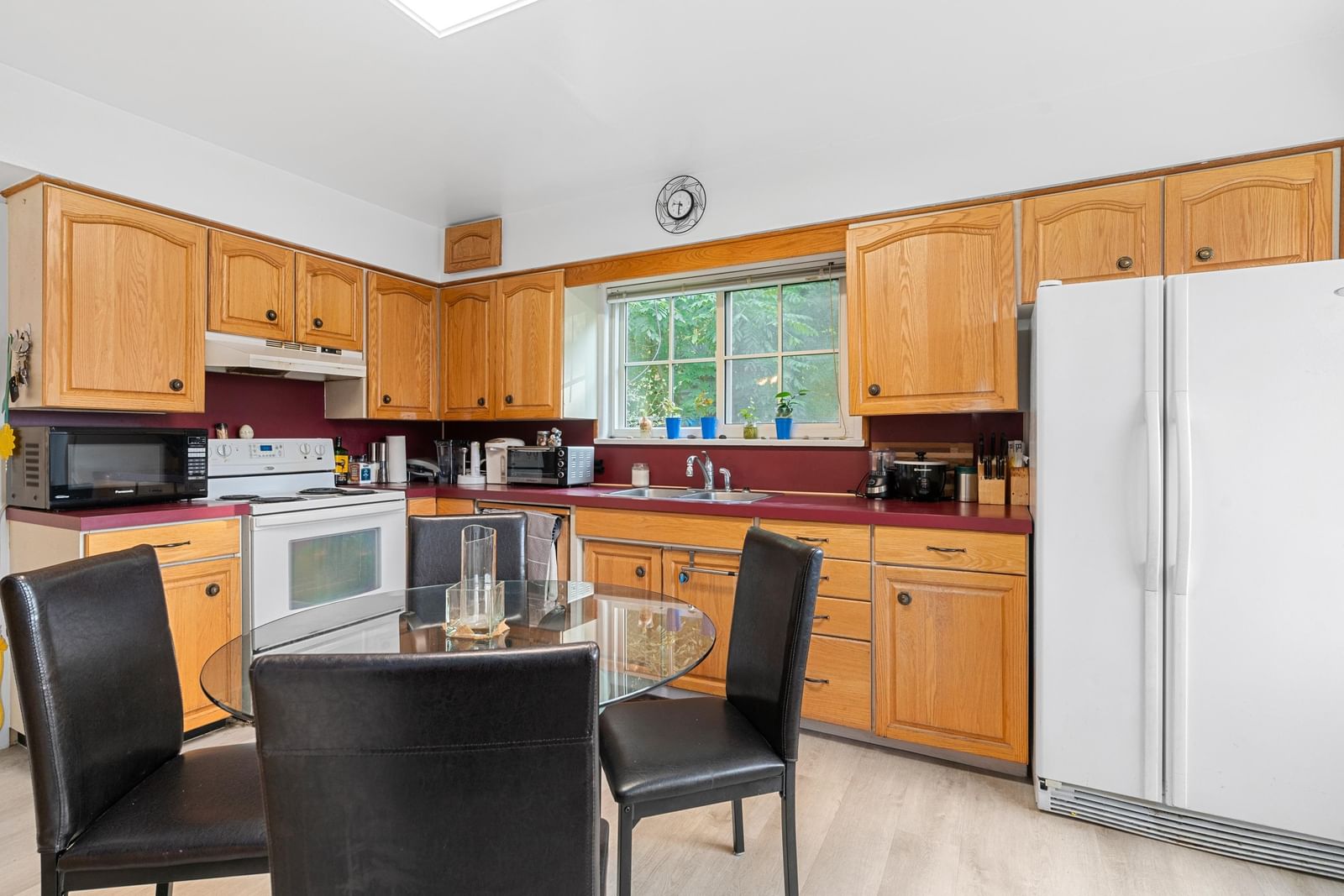 Listing Image 11