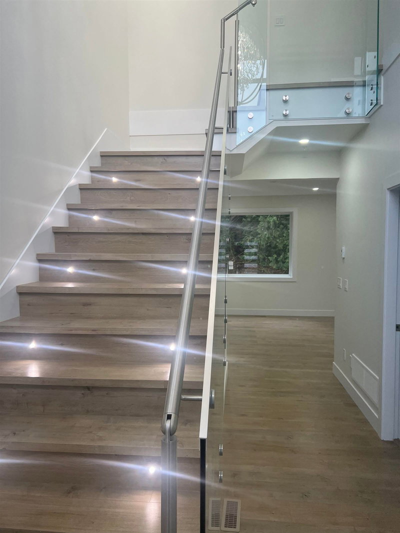 36716 Dianne Brook Avenue, Abbotsford, V3G 0H4 | Image 2