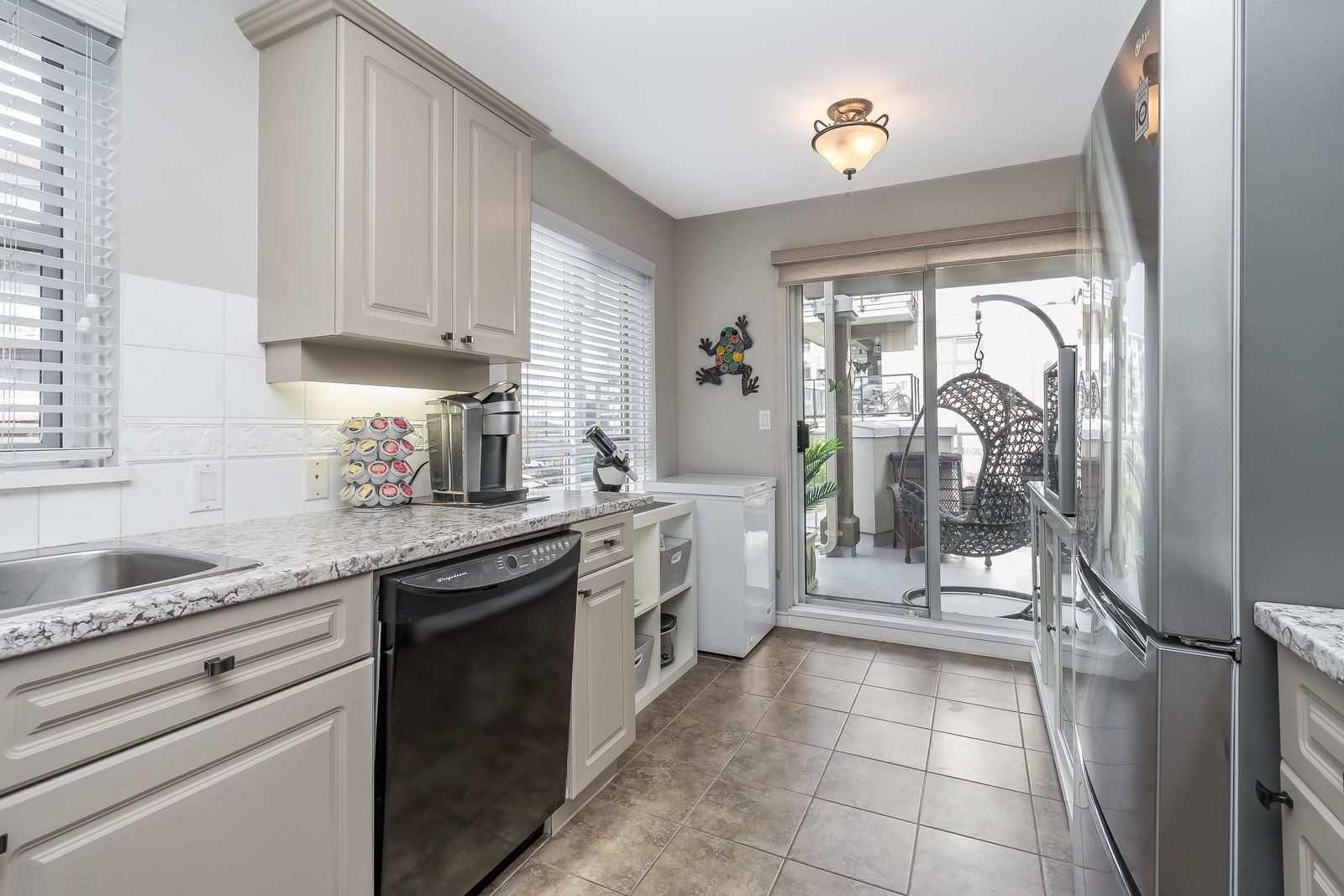 Listing Image 10