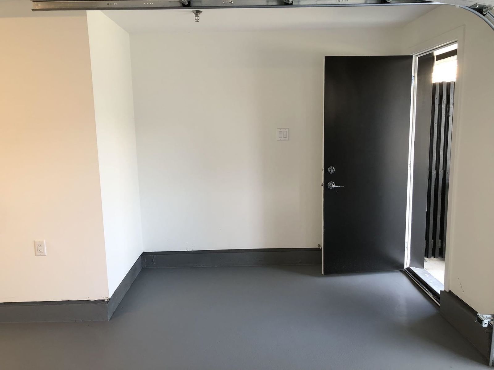 Listing Image 24