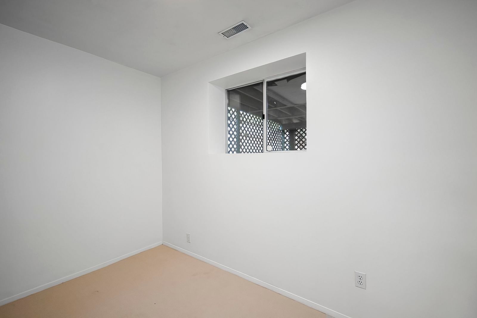 Listing Image 28
