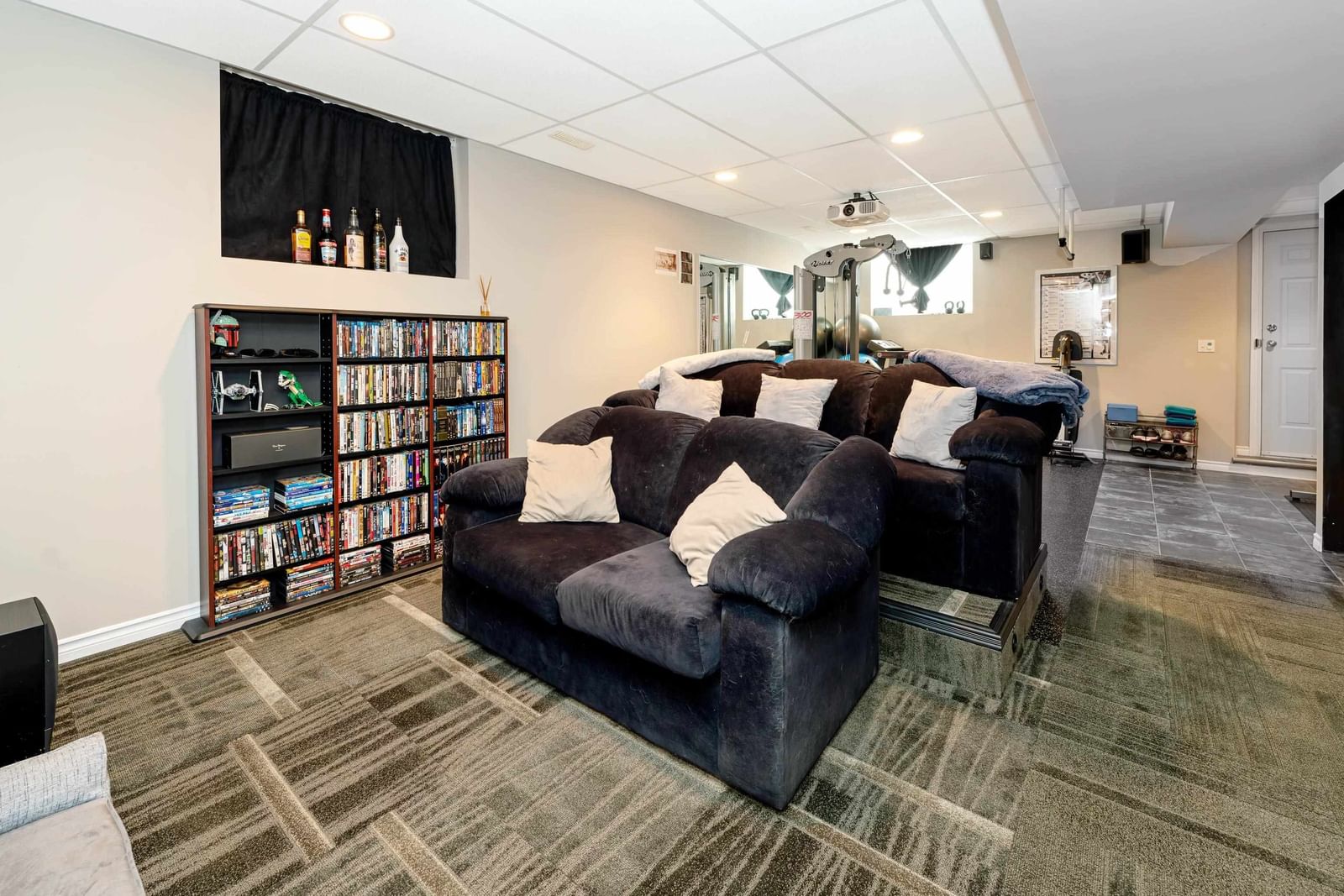 Listing Image 16