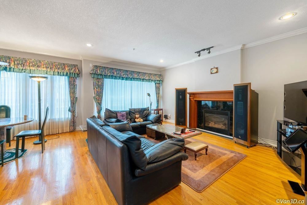 Listing Image 18