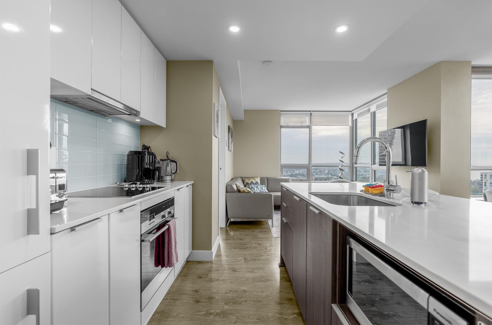 Listing Image 9