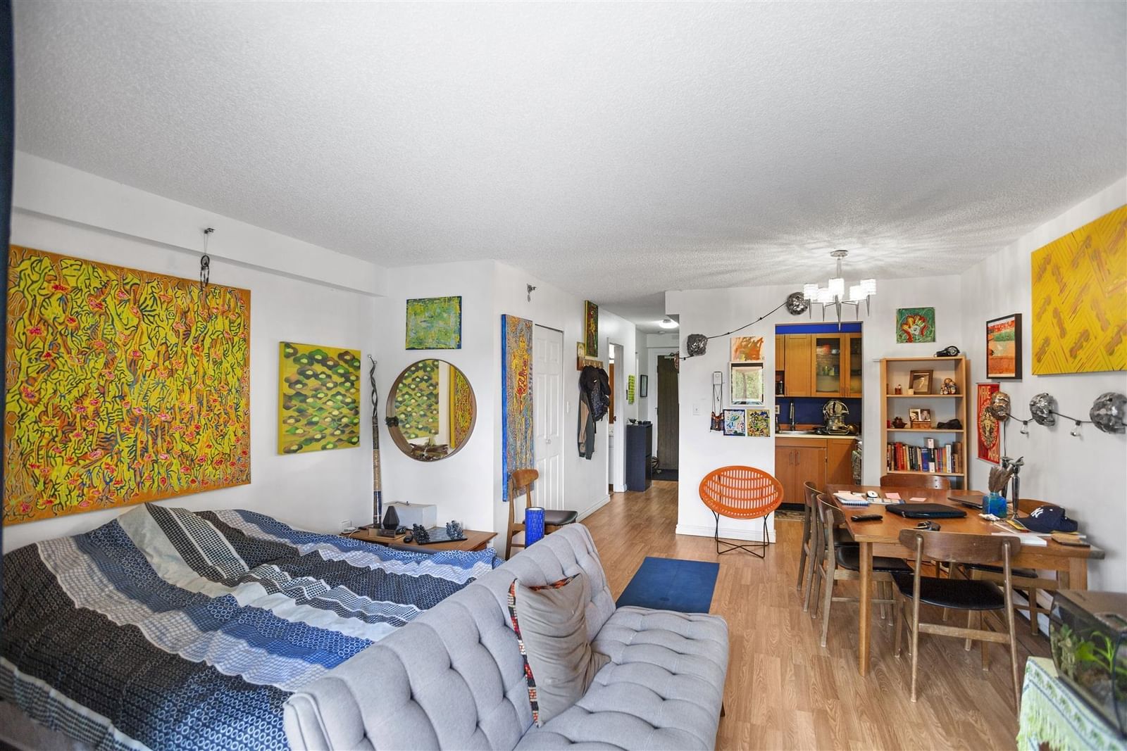 Listing Image 5
