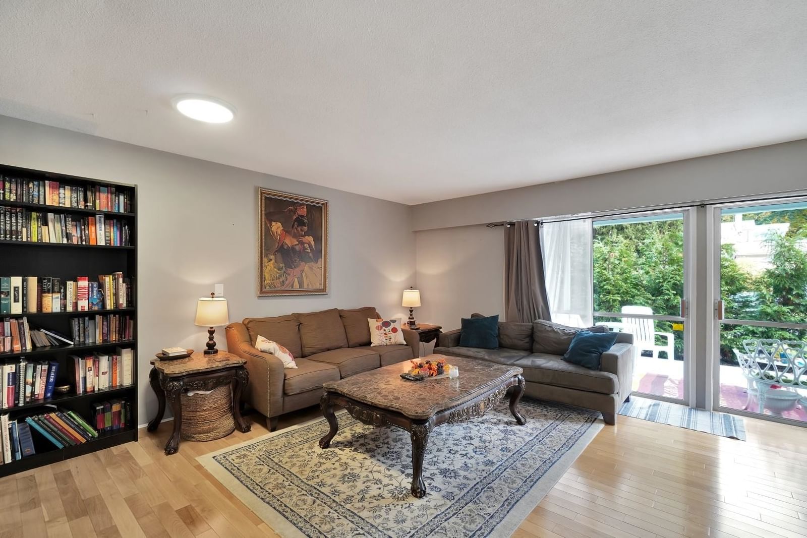 Listing Image 12