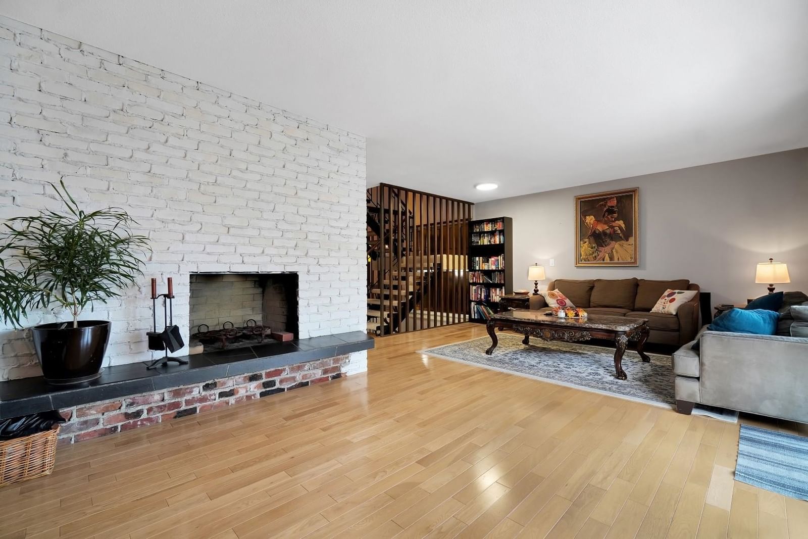 Listing Image 14