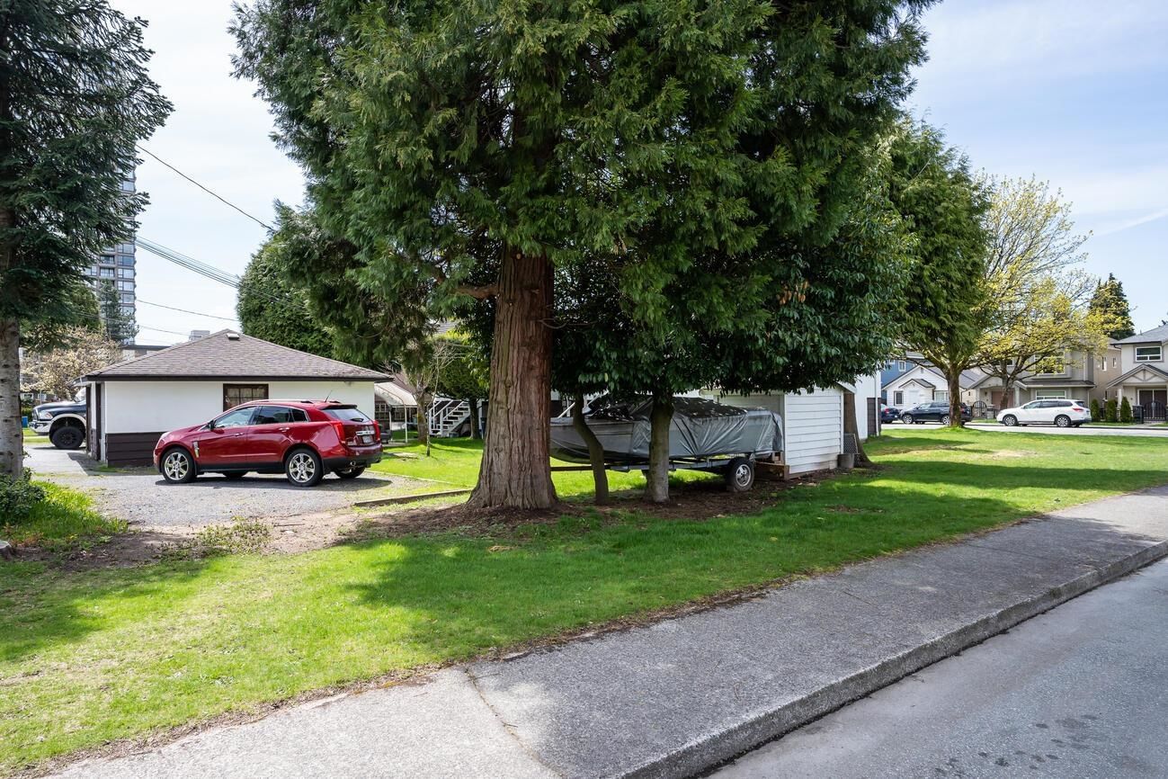 Listing Image 8
