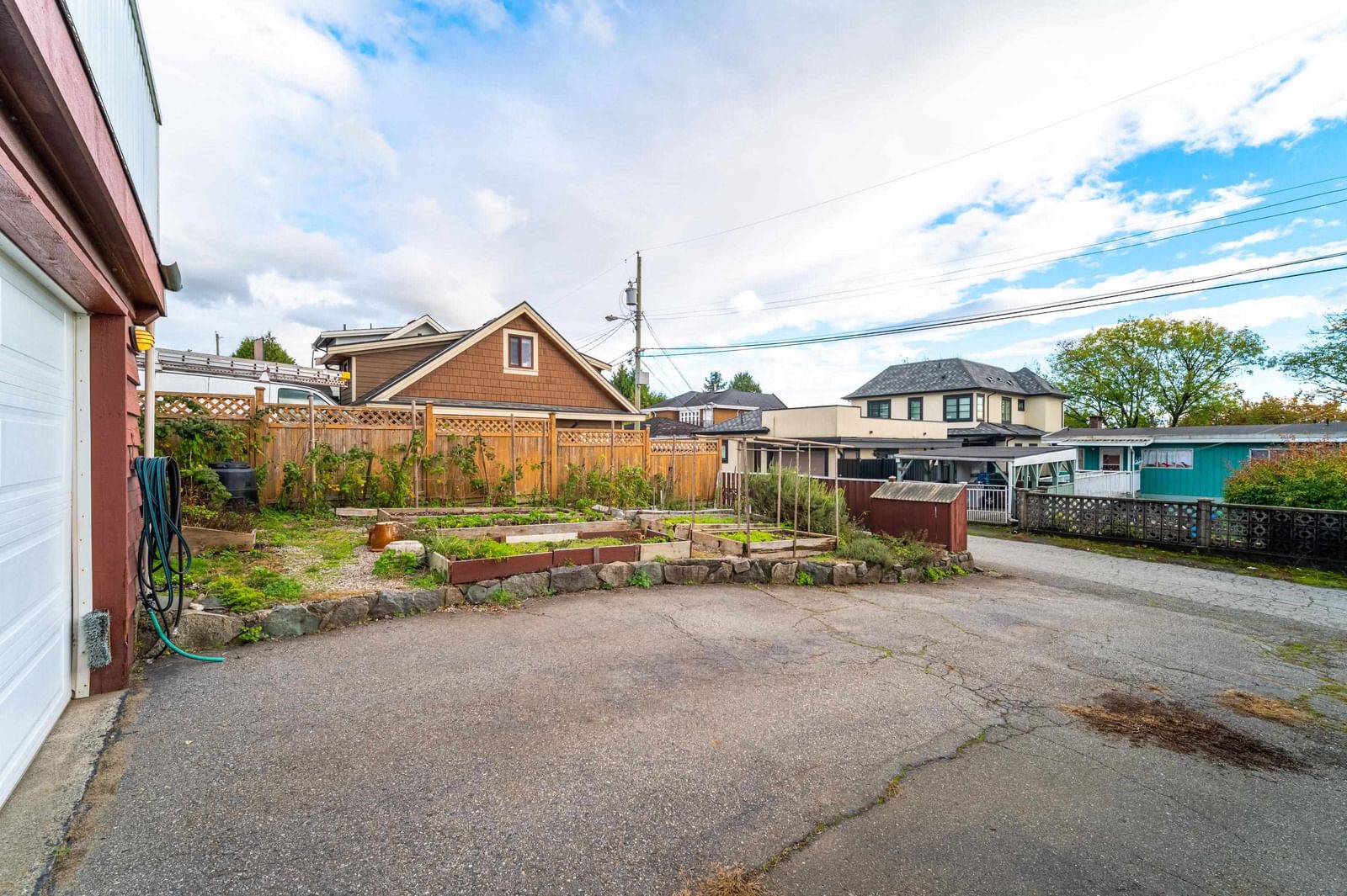 Listing Image 8