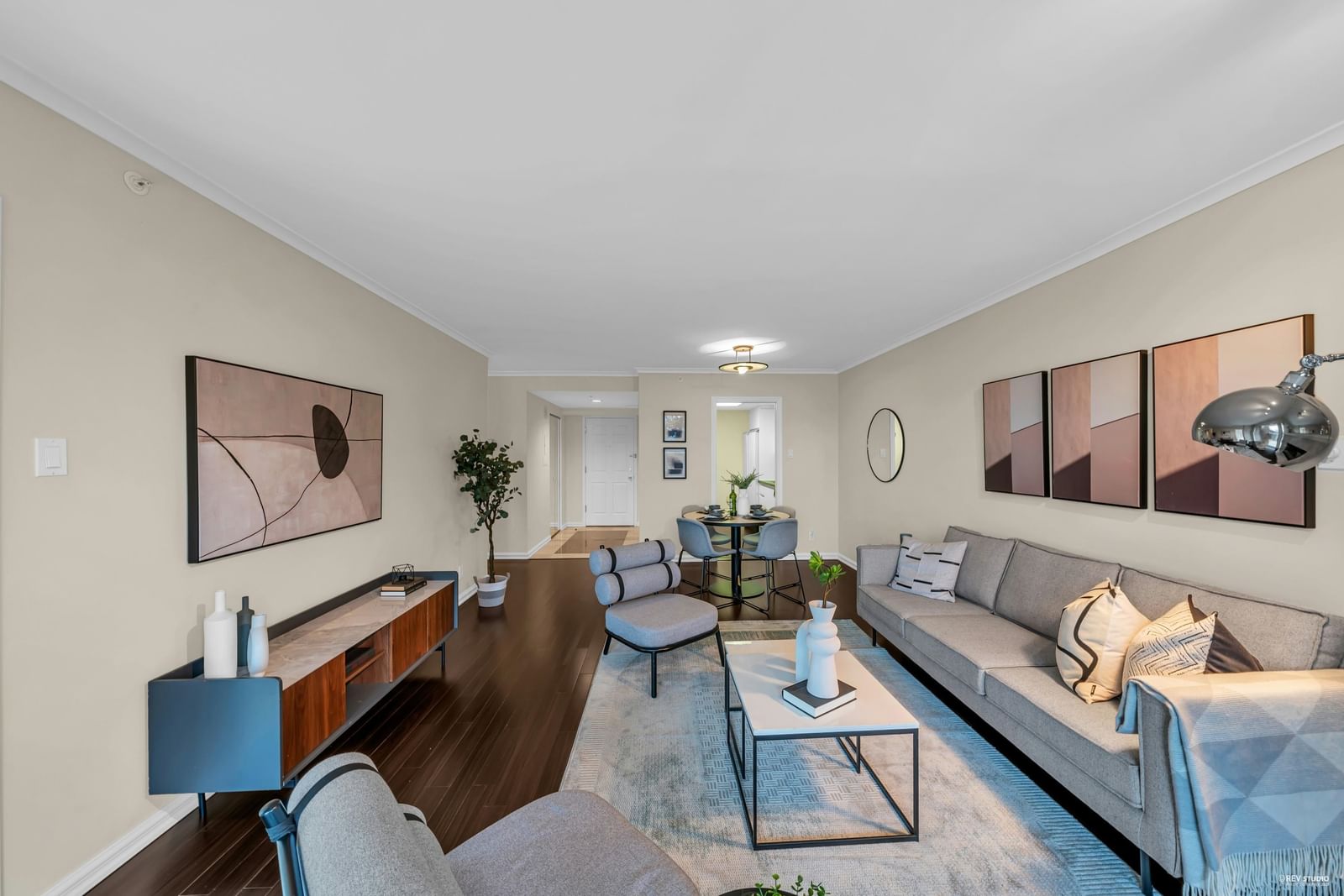 Listing Image 4
