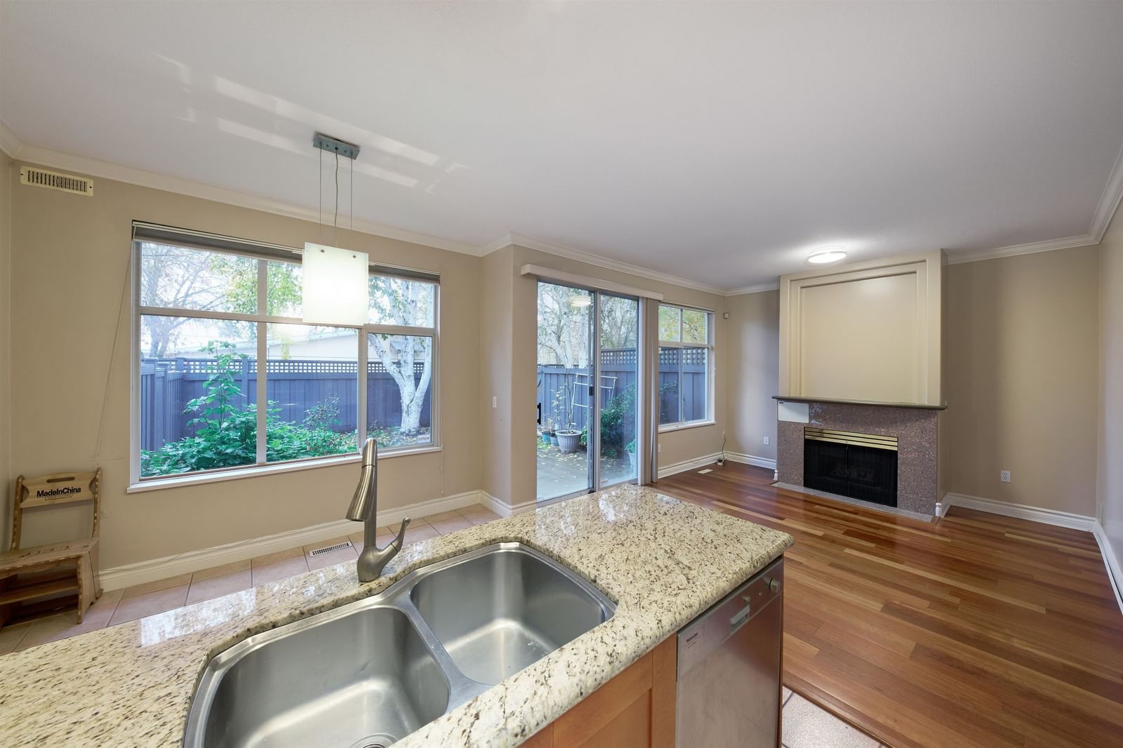 Listing Image 18