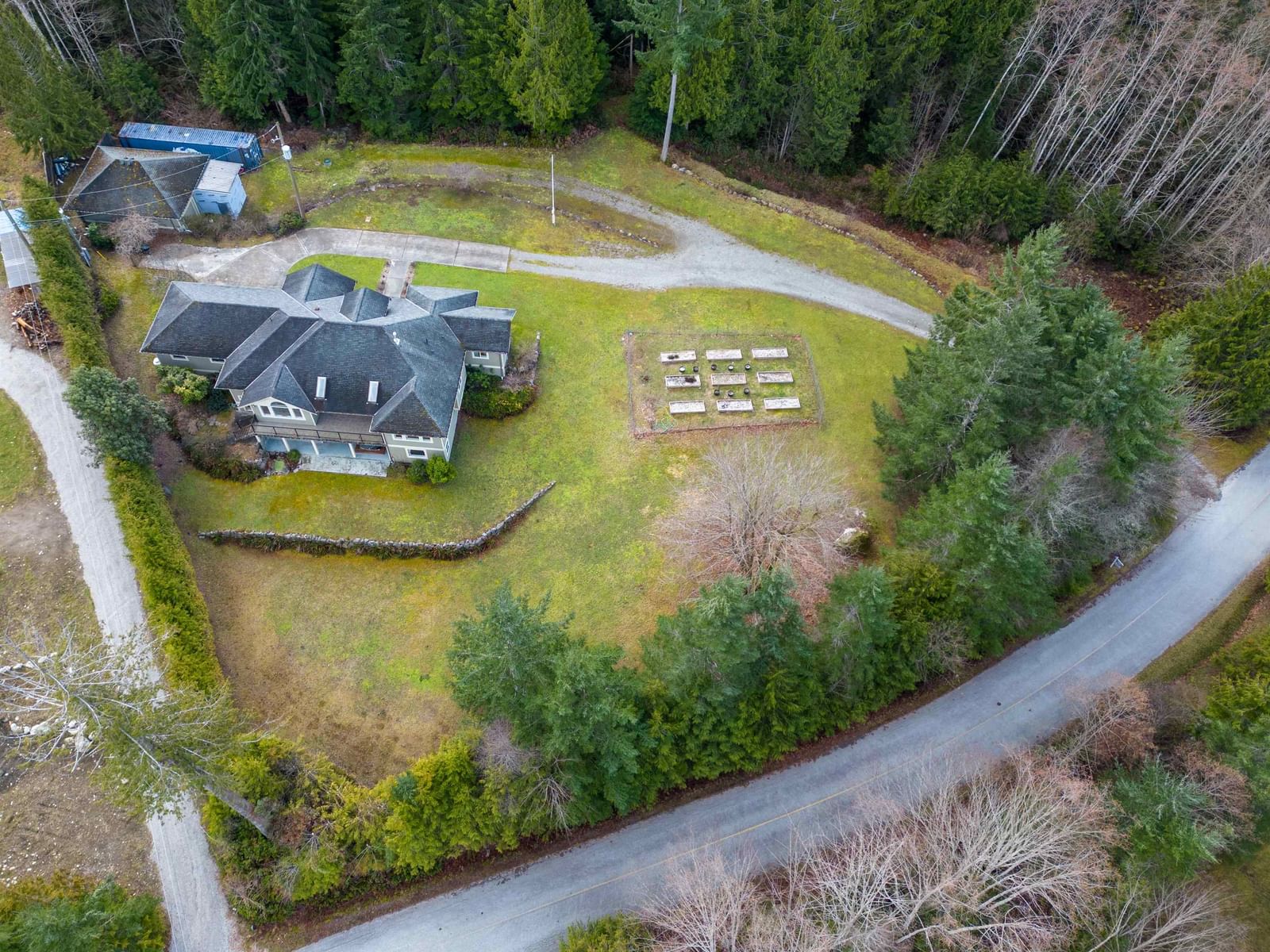 Listing Image 4