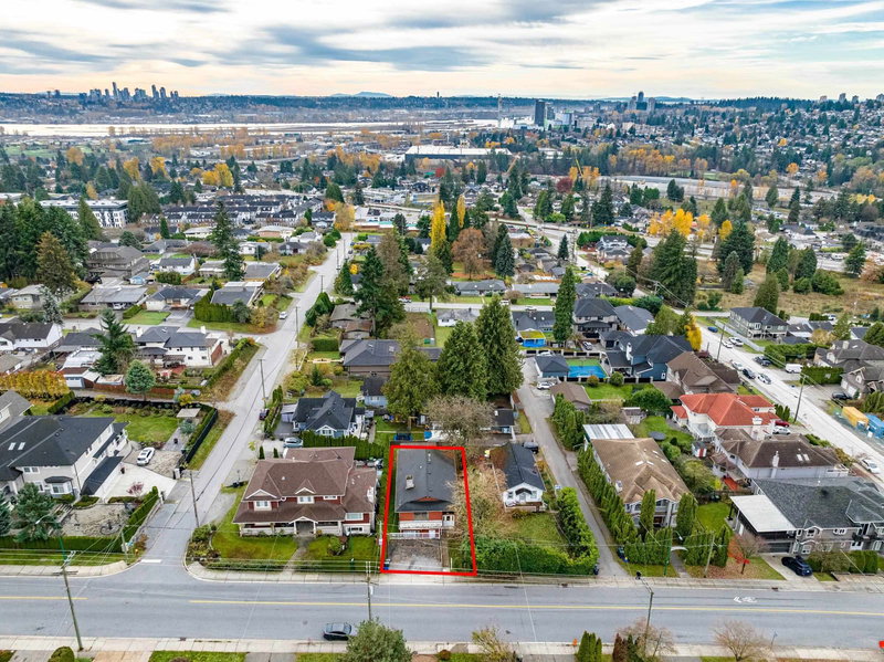 636 Rochester Avenue, Coquitlam, V3K 2V7 | Image 2