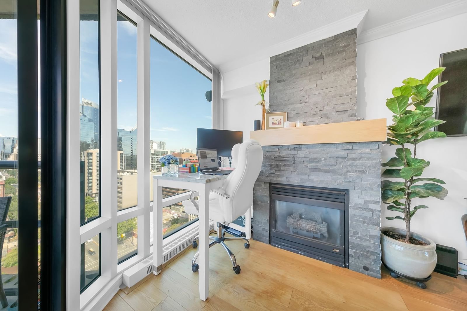 Listing Image 6