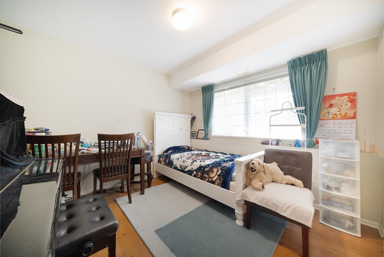 Listing Image 18
