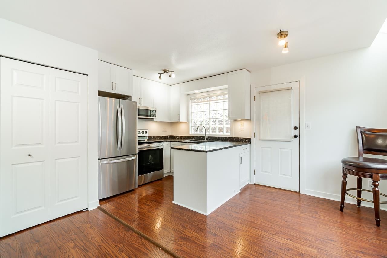 Listing Image 12
