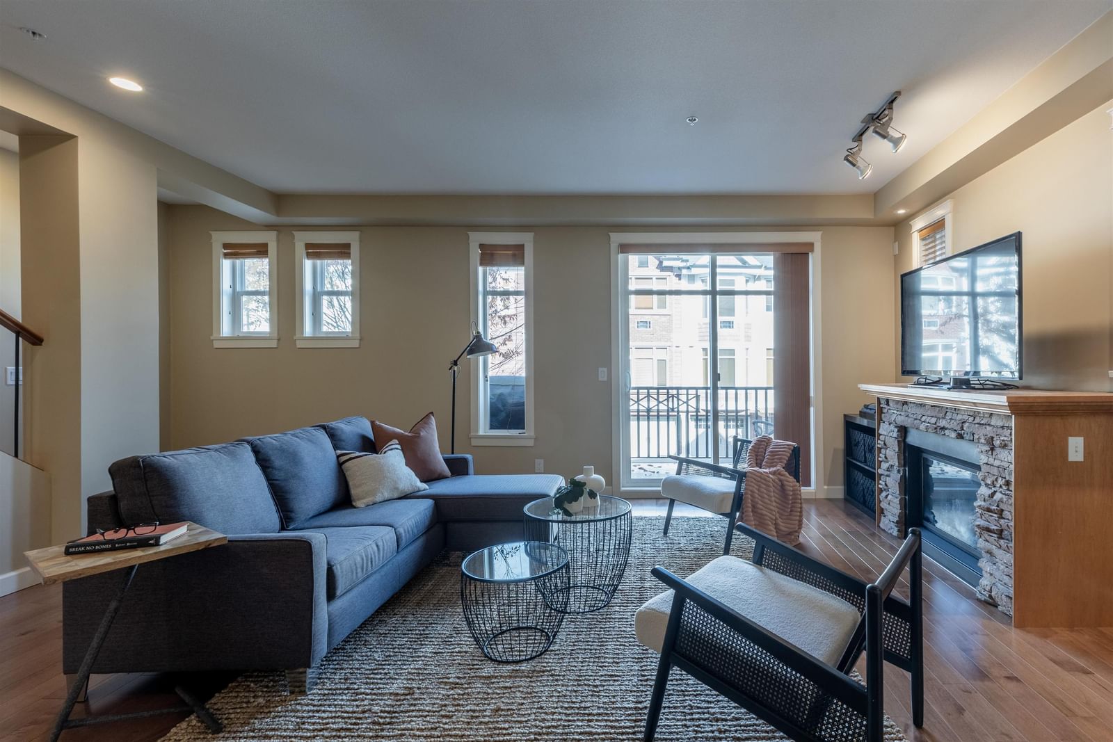Listing Image 15