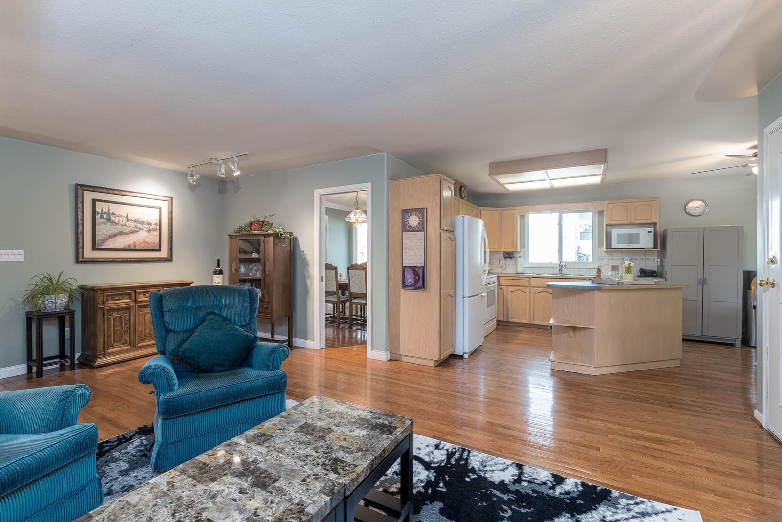 Listing Image 20