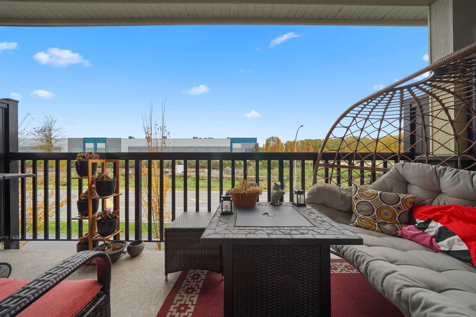 Listing Image 11