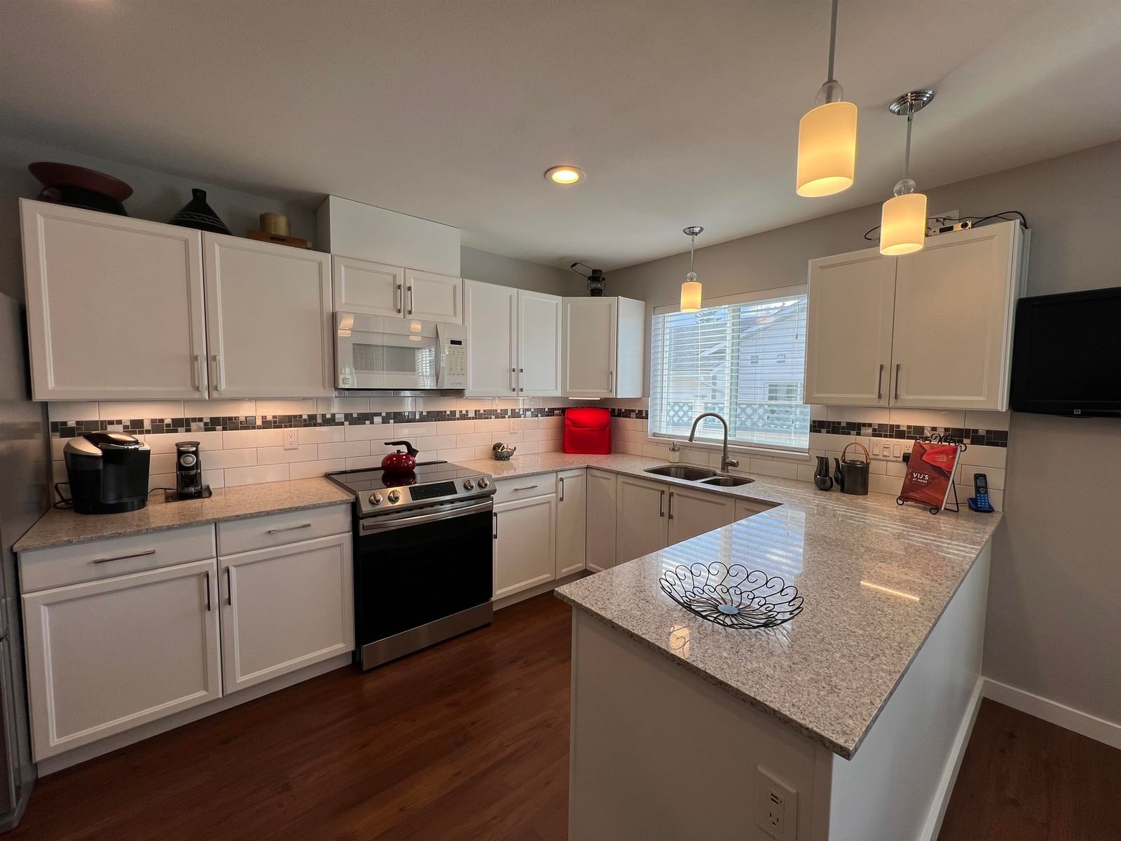 Listing Image 12