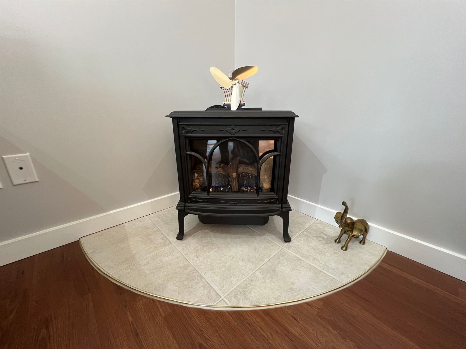 Listing Image 19