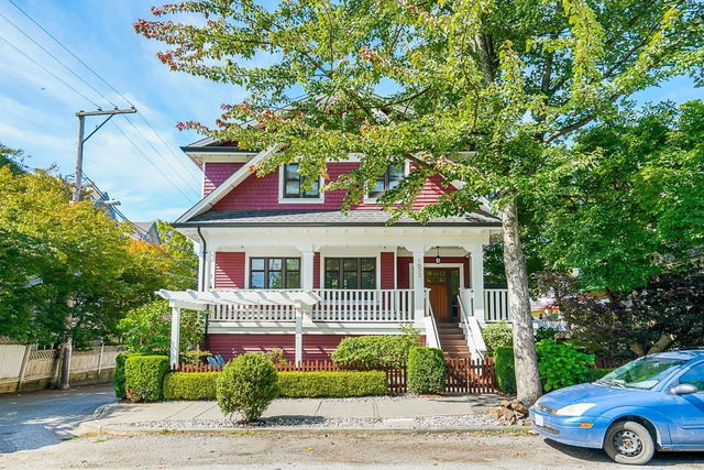 1633 Woodland Drive