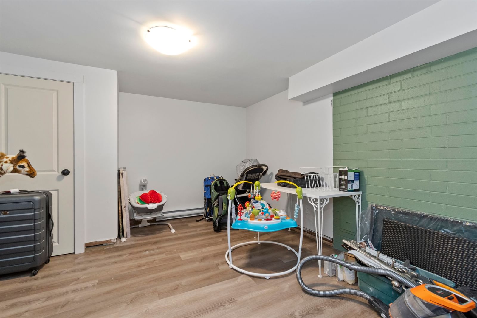 Listing Image 23