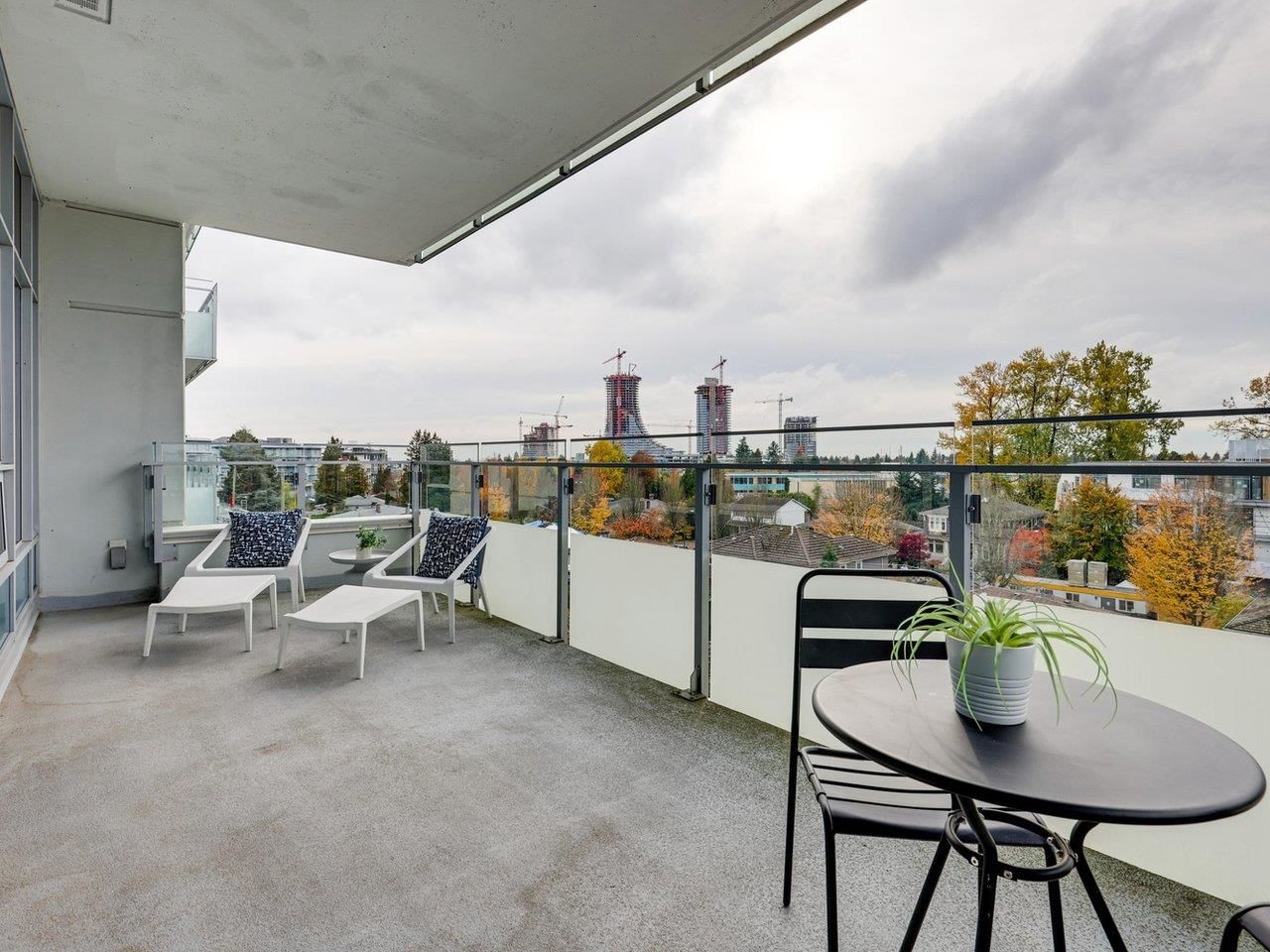 Listing Image 11