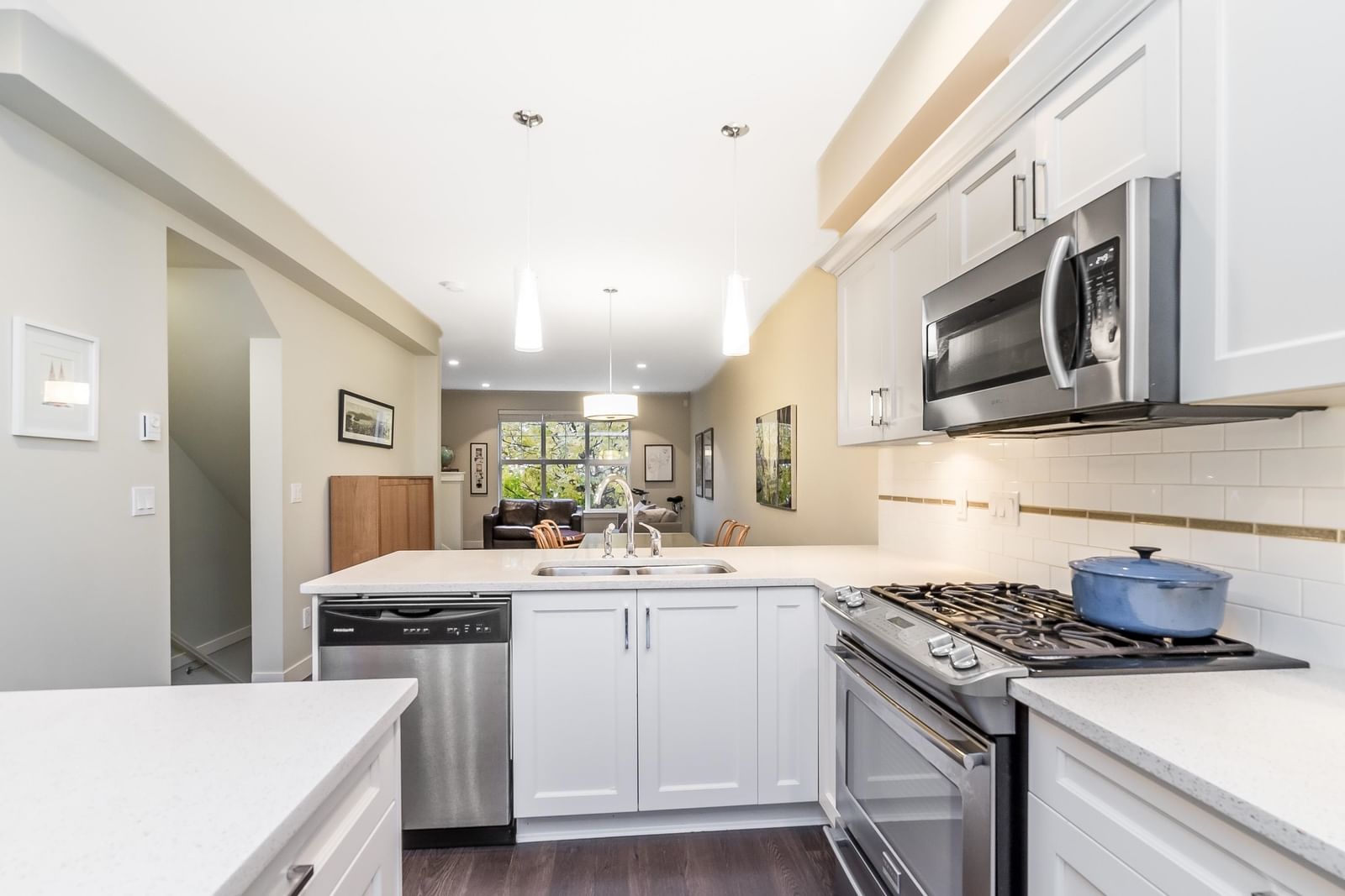 Listing Image 13