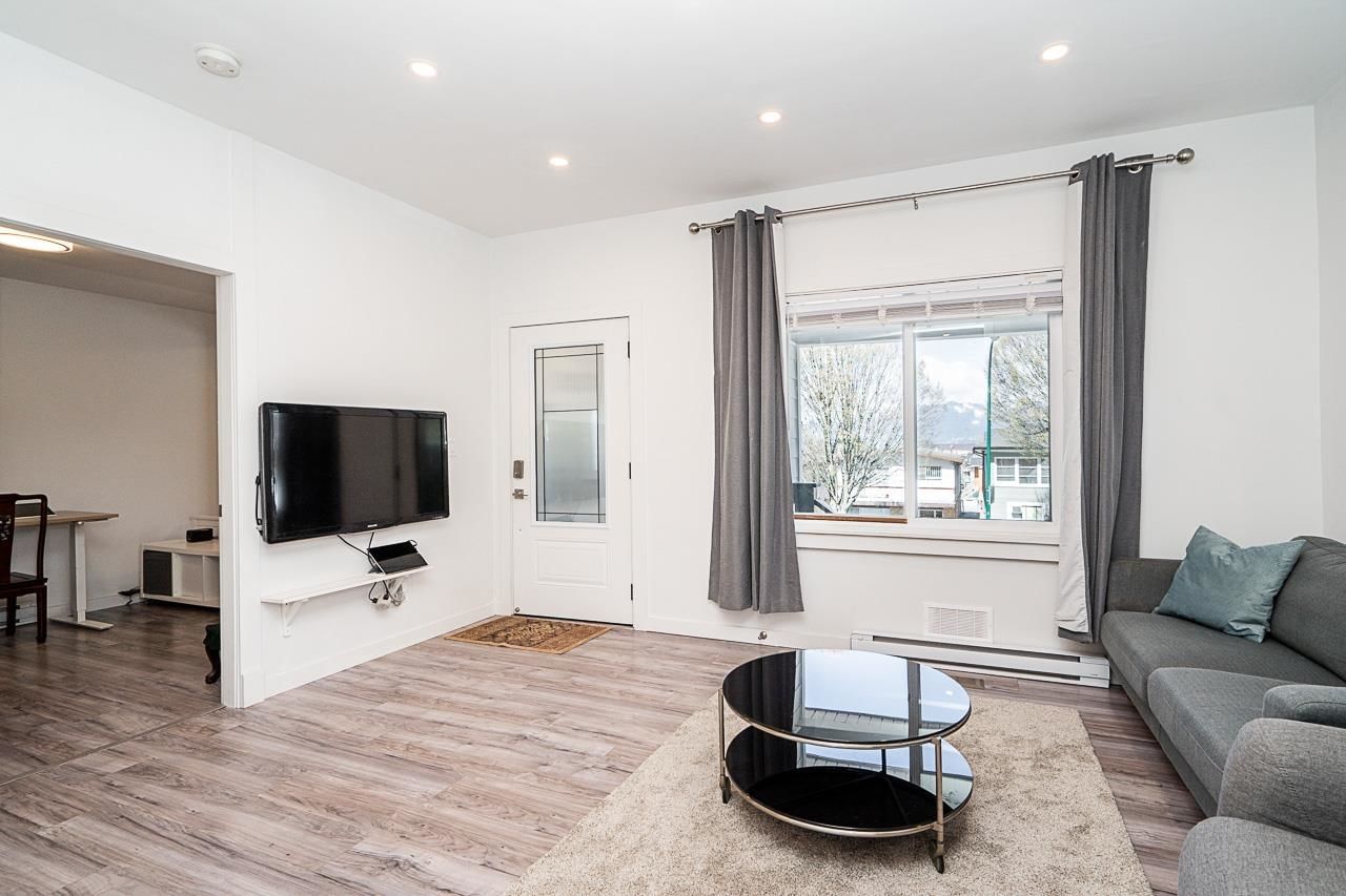 Listing Image 10