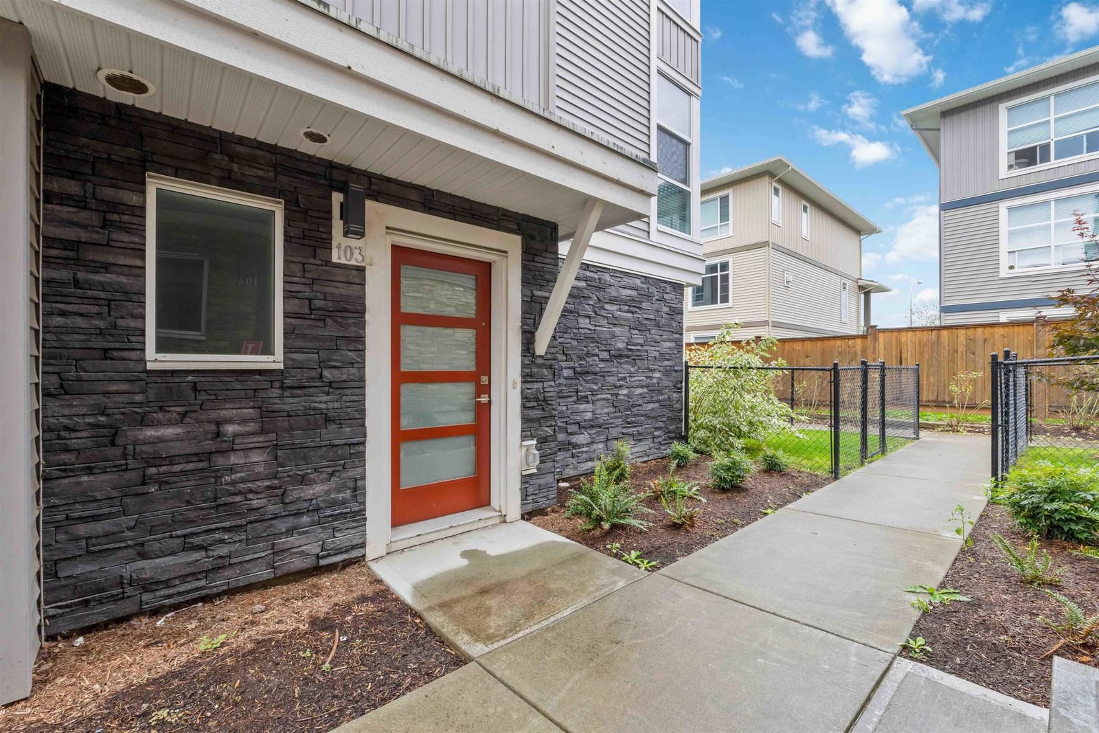 Listing Image 8