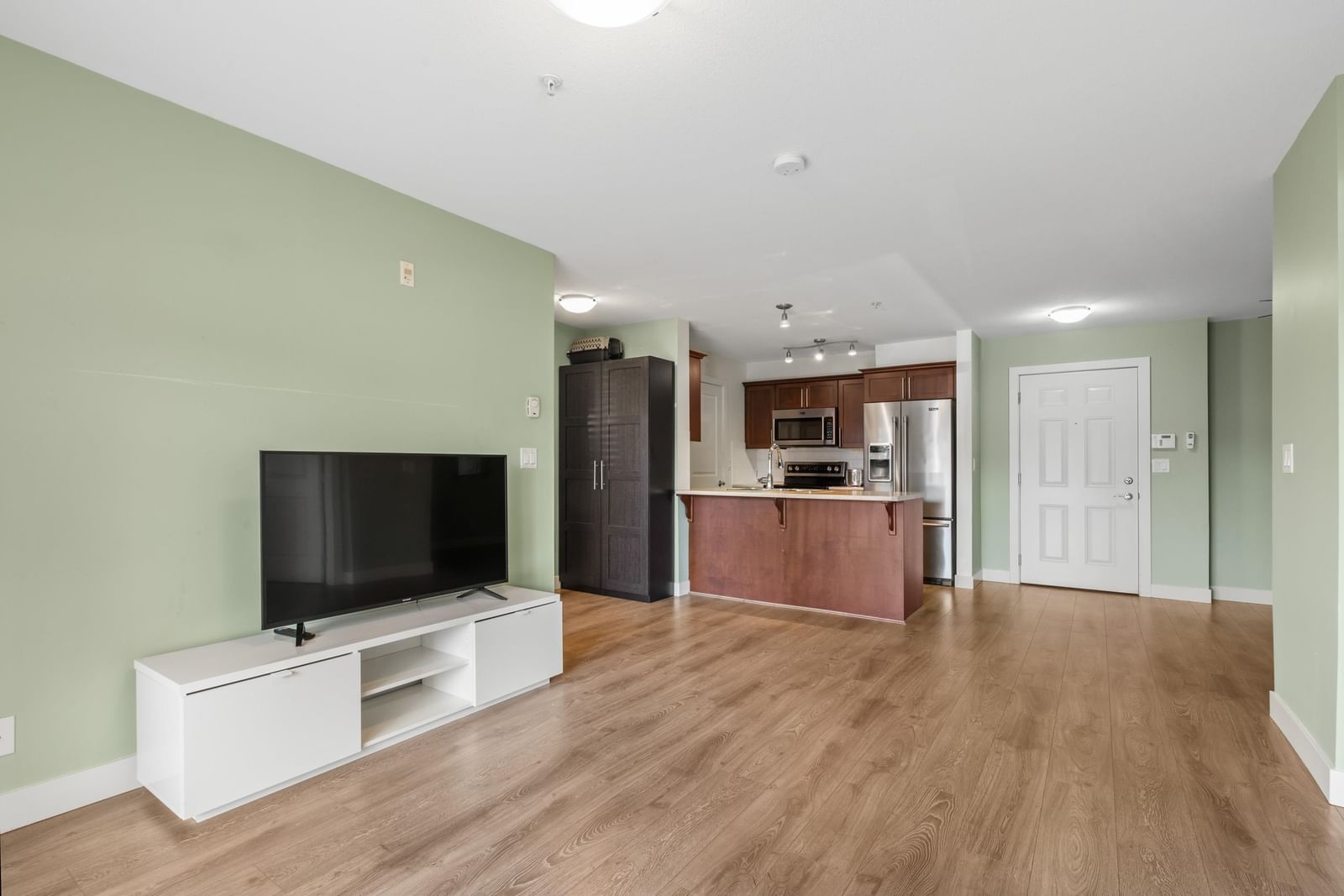 Listing Image 17