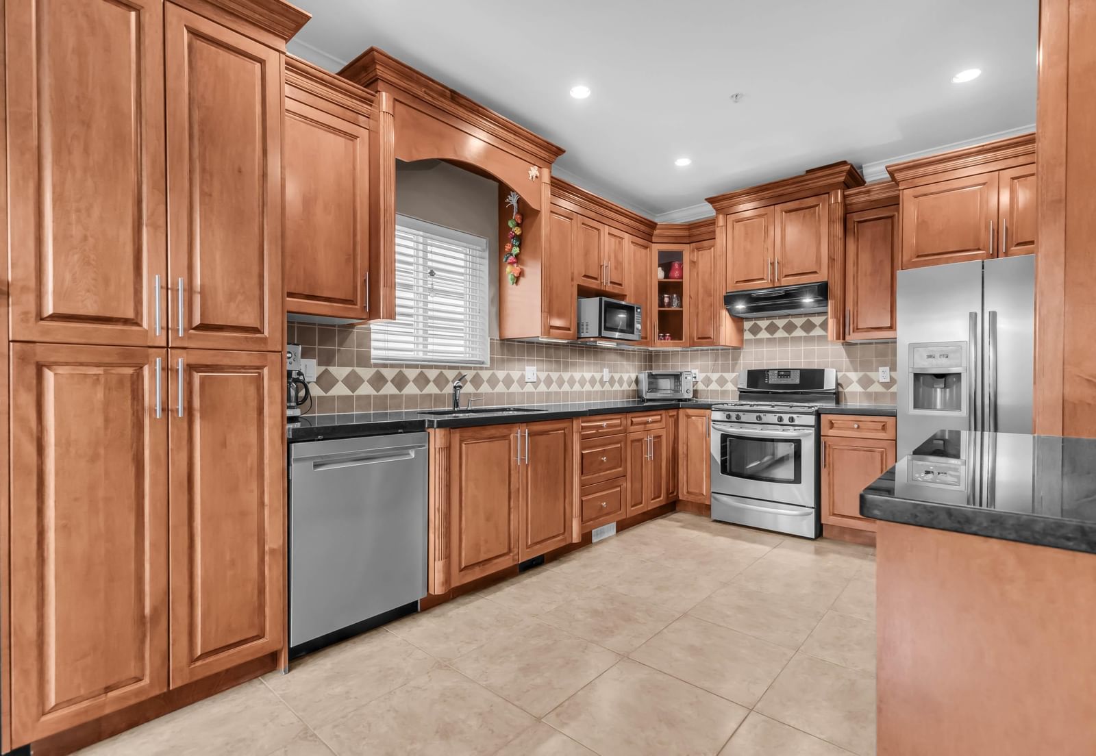 Listing Image 19