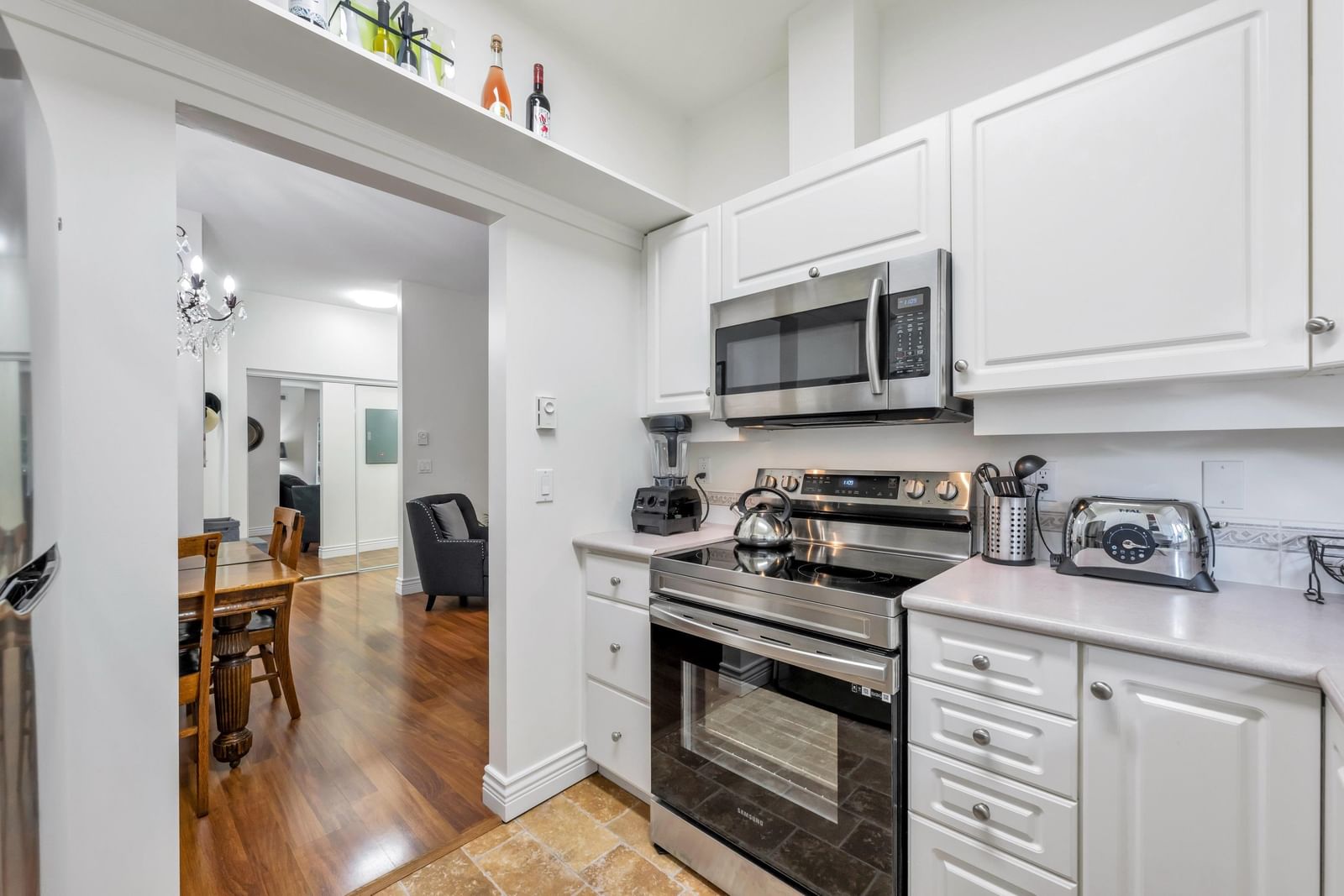 Listing Image 11