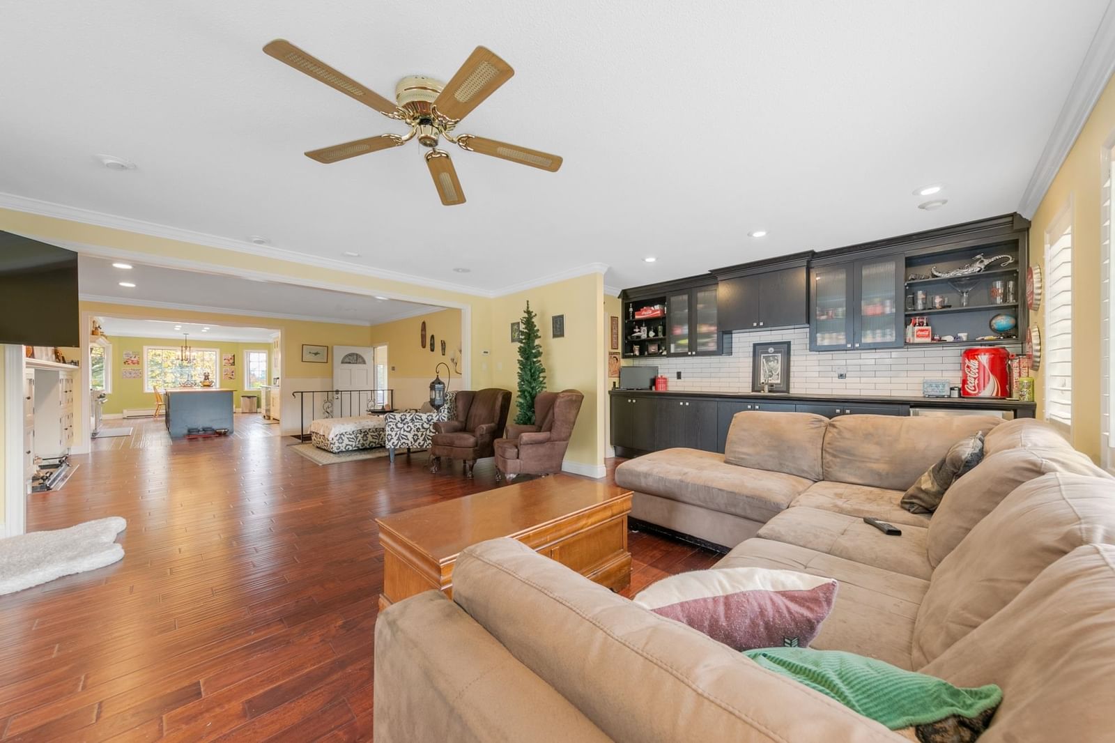 Listing Image 22