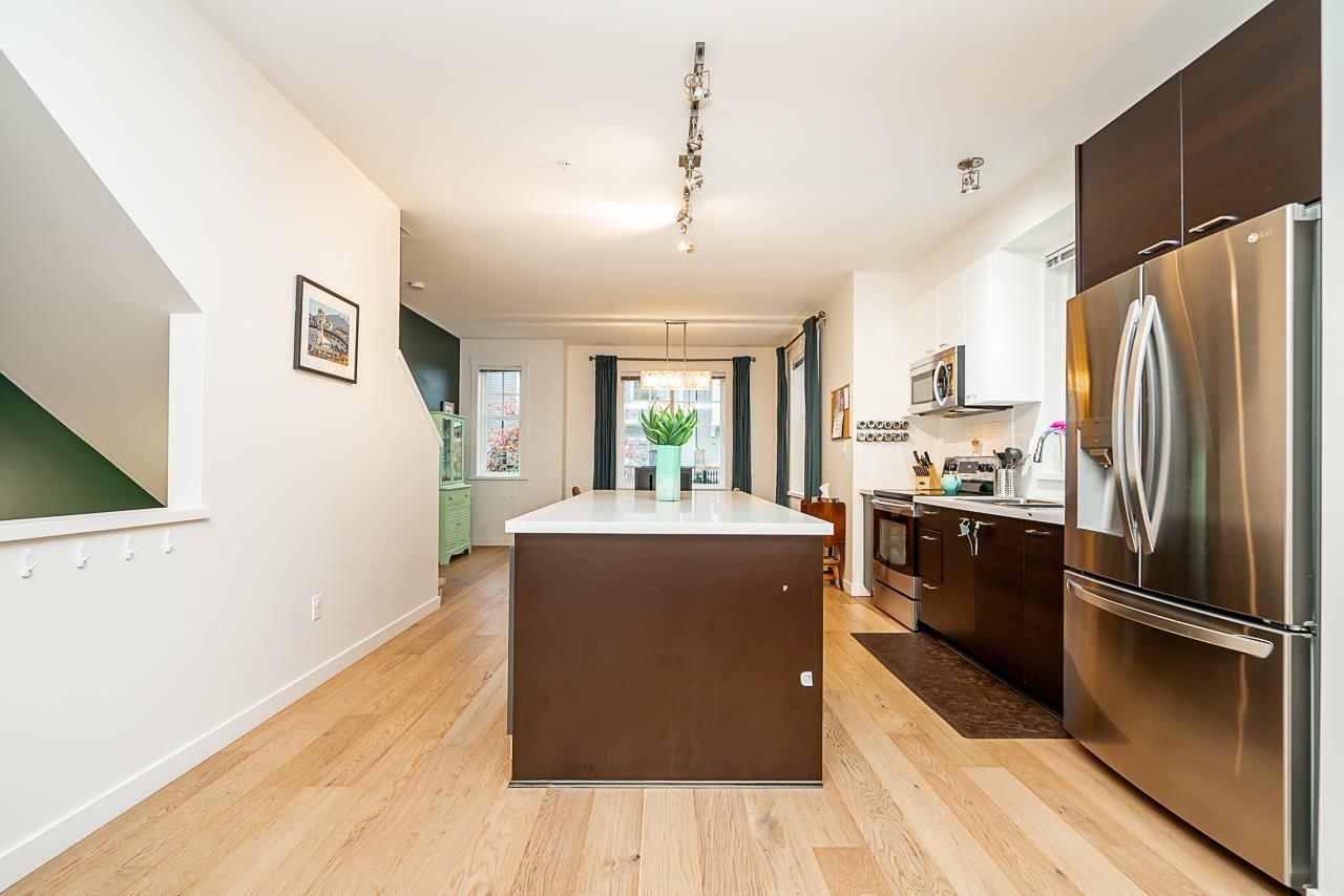 Listing Image 11