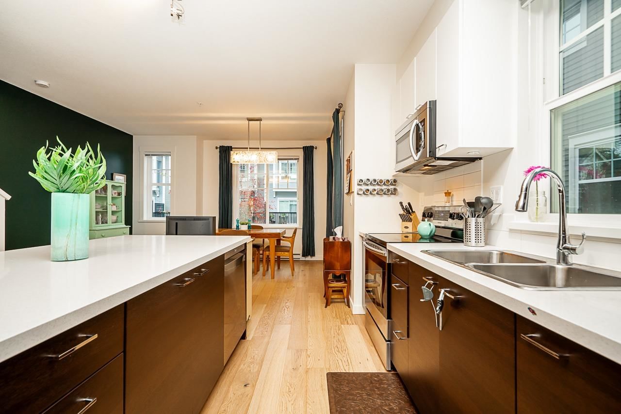 Listing Image 12