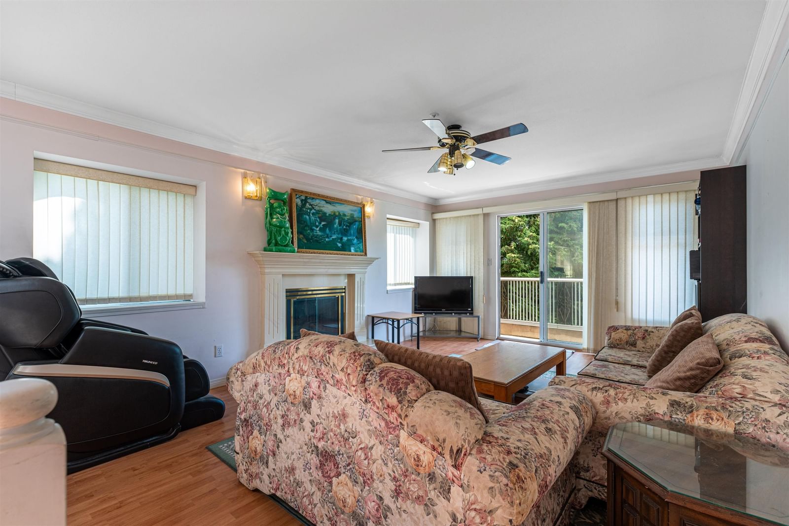 Listing Image 4