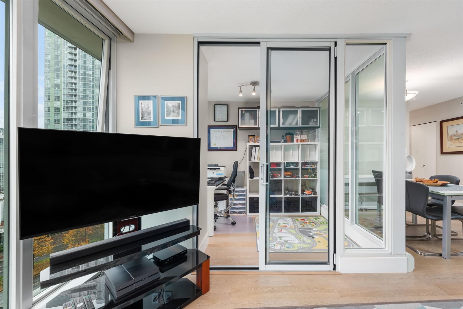 Listing Image 6