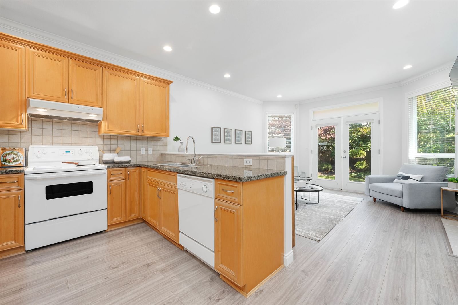 Listing Image 9