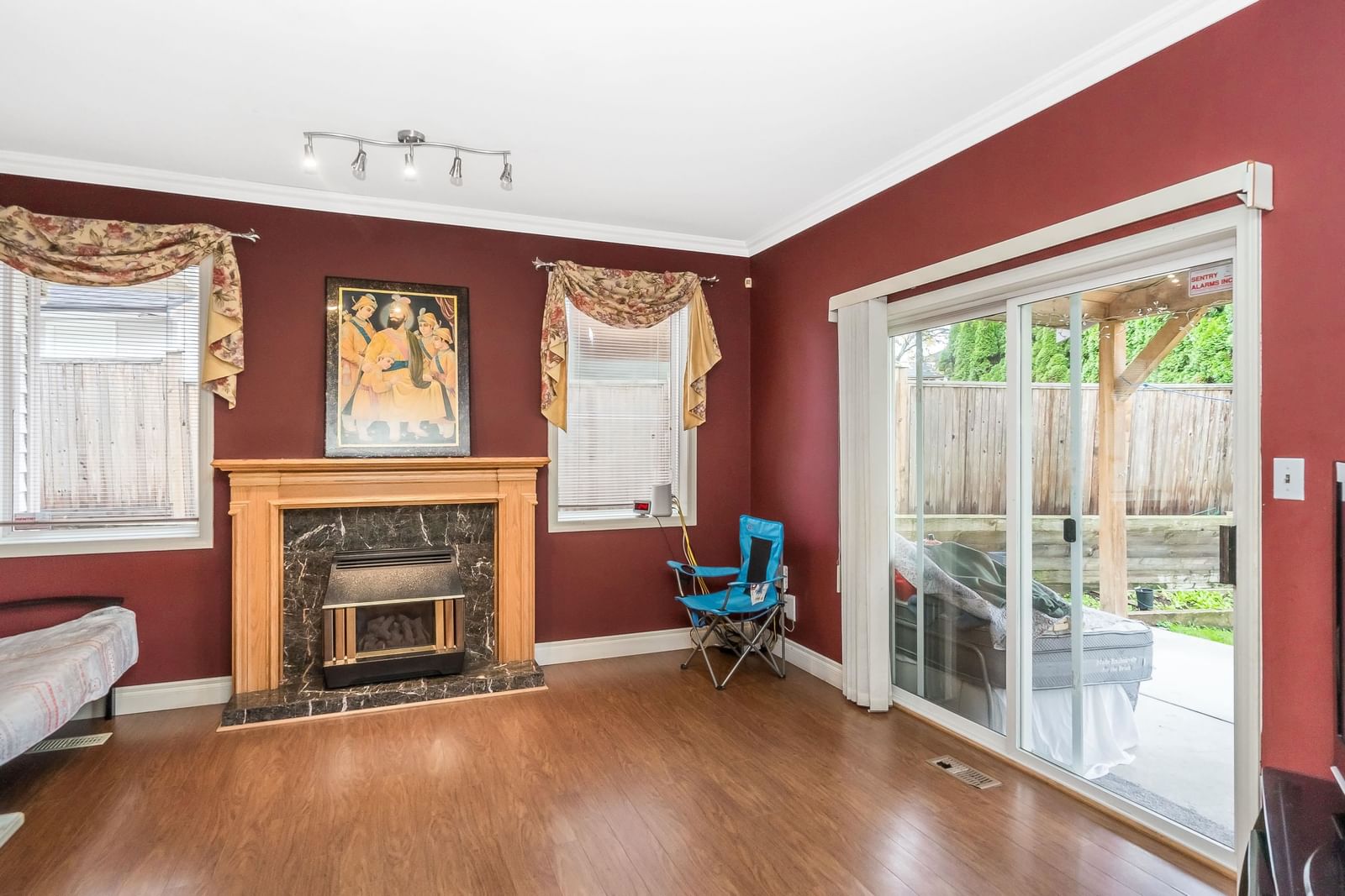 Listing Image 19