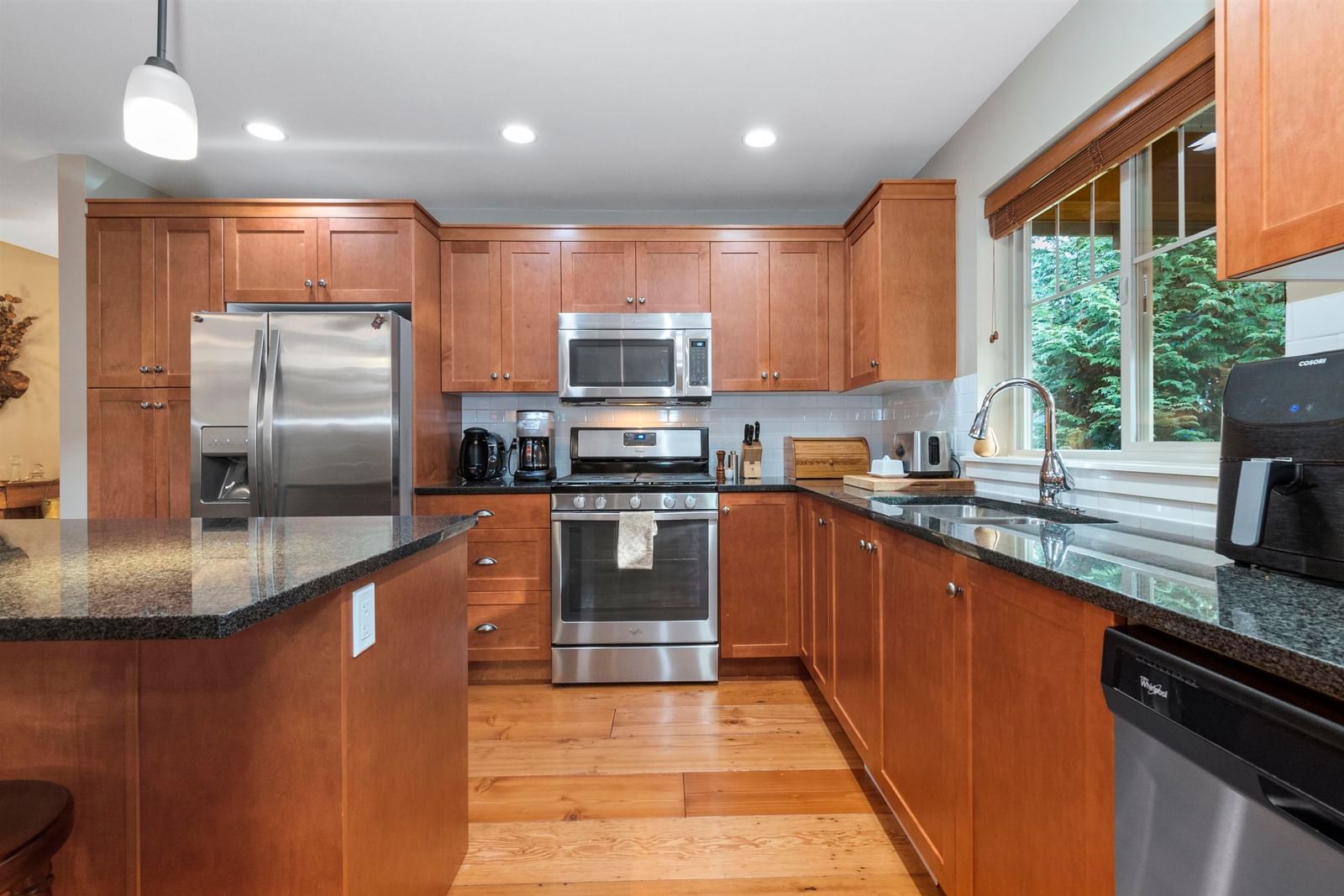 Listing Image 10